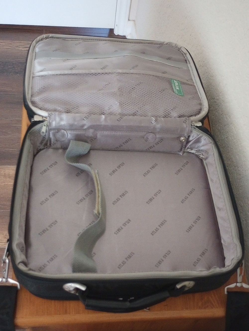 ATLAS Laptop & Document Travel Bag-UNISEX - Picture 4 of 10